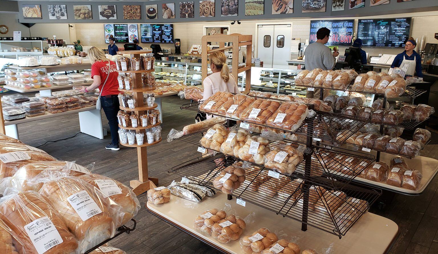 LindasBakery-baked-goods